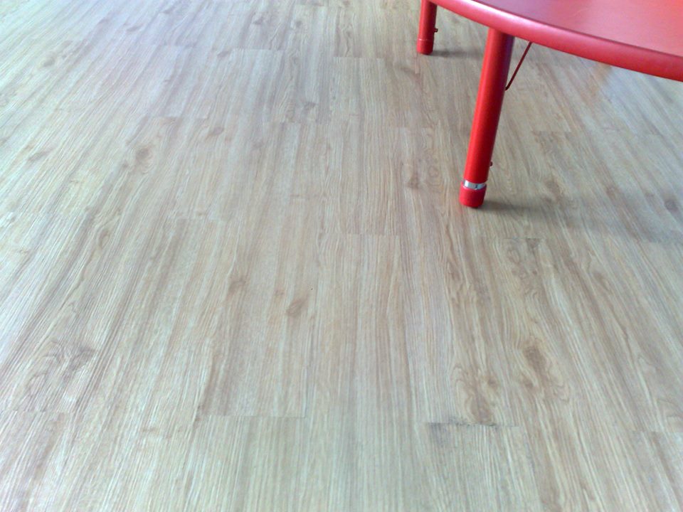 Gạch Nhựa Sàn Nhựa Aroma - Á Đông Floor .