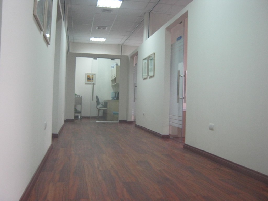 Sàn Nhựa Vân Gỗ Cho Phòng Khám - Á Đông Floor .