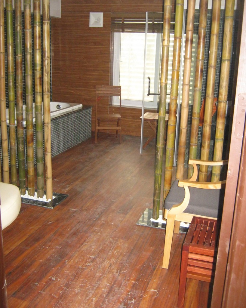 Sàn Nhựa Giả Gỗ Cho Spa - Á Đông Floor .